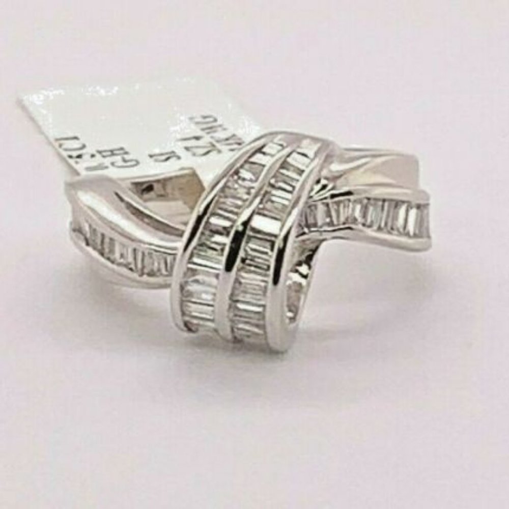 0.75 ct 14K white gold knot diamond ring Box & COA